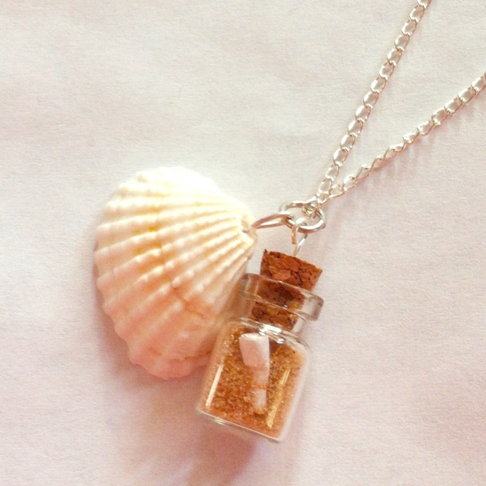 🌊 Message in a bottle seashell necklace